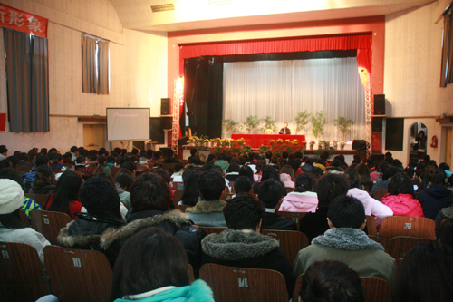四川文化艺术学院 以艺术为媒，策划文化交流新篇章